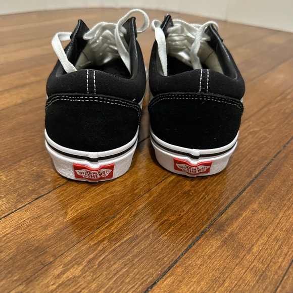 Vans Black and White Low-Top Shoes - Picture 3 of 5